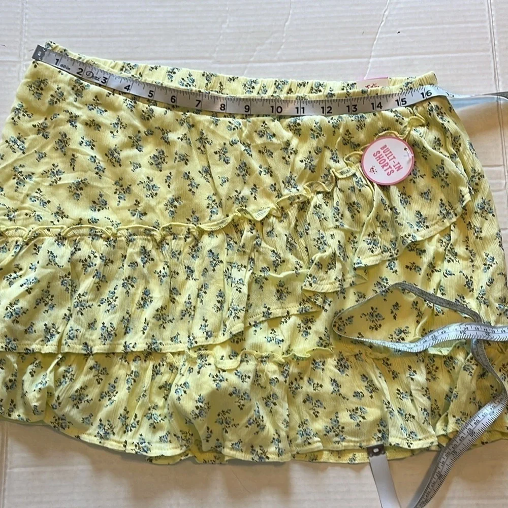 NWT-Justice-plus-yellow floral-woven tiered ruffled,mini, skirt/skort.